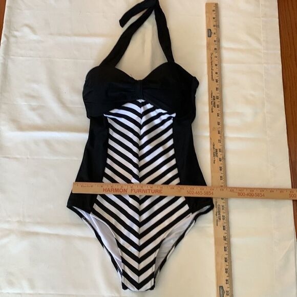 CUPSHE Sz Medium Black with black and white stripes. New with tags - Picture 6 of 6